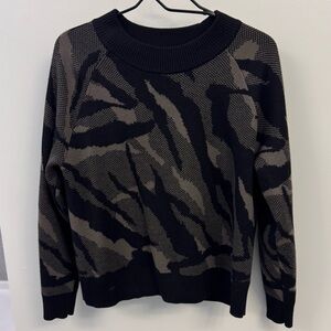 Athleta Black and Tan Sweater, S